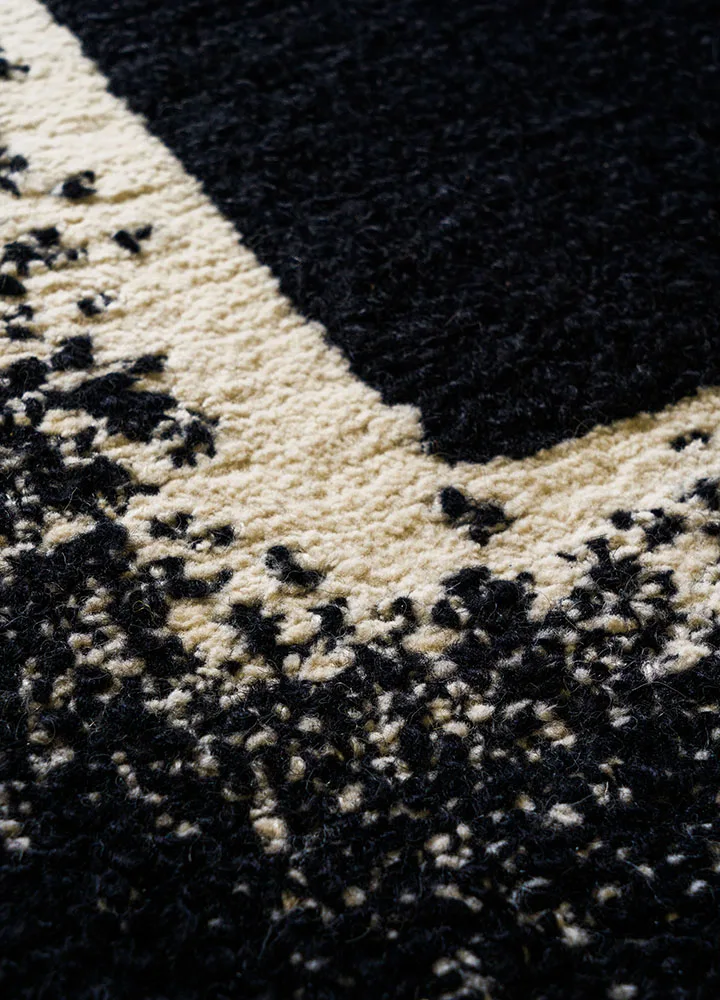 Smear – Black White